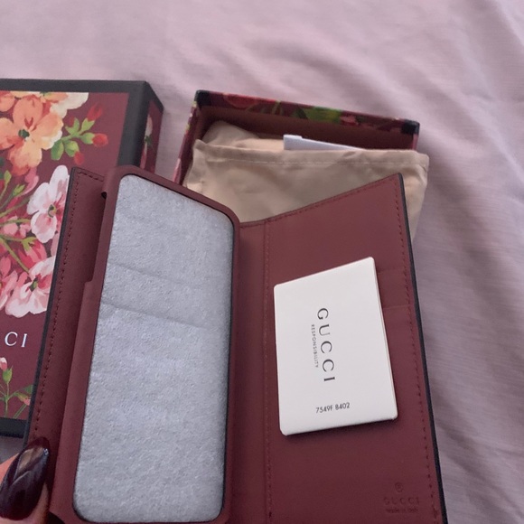 Gucci Floral phone case / wallet - Picture 2 of 4